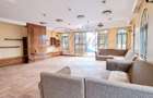 6 Bed House with En Suite in Ridgeways - 2