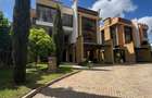 5 Bed Townhouse with En Suite at Elmolo Drive - 1