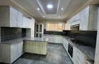 3 Bed Apartment in Riverside - 3