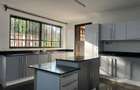7 Bed House with En Suite in Runda - 4
