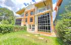 5 Bed Townhouse with En Suite in Lavington - 3