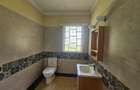 4 Bed House with En Suite in Rosslyn - 3