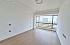 3 Bed Apartment with En Suite at Riverside Drive - 10
