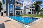 5 Bed Townhouse with En Suite in Lavington - 1
