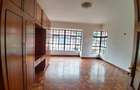 5 Bed Townhouse with En Suite at Lavington - 17