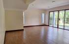 5 Bed Townhouse with En Suite in Spring Valley - 9