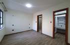 4 Bed Apartment with En Suite at 2Nd Parklands Avenue - 11