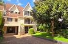 5 Bed Townhouse with En Suite at Lavington Green - 4
