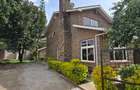 5 Bed Townhouse with En Suite at Lavington Green - 10