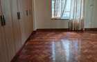 6 Bed Townhouse with En Suite at Lavington - 16
