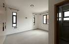3 Bed Apartment with En Suite in Brookside - 10
