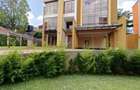 5 Bed Townhouse with En Suite in Lavington - 3