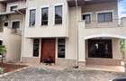 5 Bed Townhouse with En Suite in Lavington - 2