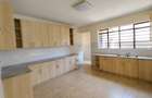 5 Bed Townhouse with En Suite in Lavington - 6
