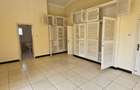 4 Bed House with En Suite at Hr93 - 11