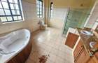 5 Bed House with En Suite in Runda - 11