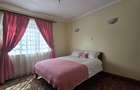 5 Bed House with En Suite in Lavington - 17
