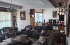 5 Bed House with Garden in Ridgeways - 3