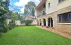 5 Bed Townhouse with En Suite at Lavington Green - 5