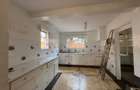 4 Bed House with En Suite in Nyari - 8