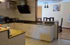 5 Bed Townhouse with En Suite at Kerarapon Drive - 7