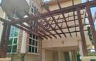 5 Bed Townhouse with En Suite in Lavington - 2