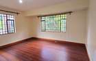 5 Bed Townhouse with En Suite in Lavington - 13
