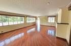 10 Bed House with En Suite in Lavington - 4