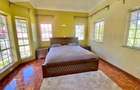 5 Bed Townhouse with En Suite in Rosslyn - 14