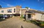 5 Bed House with En Suite in Runda - 19