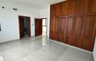 4 Bed Apartment with En Suite in Kizingo - 13