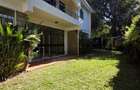 5 Bed House with En Suite at Riverside Drive - 2