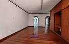 4 Bed Townhouse with En Suite at Riverside Dr - 16