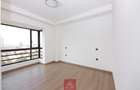 3 Bed Apartment with En Suite at Riverside Drive - 9