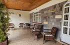 7 Bed House with En Suite in Thome - 7