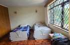 5 Bed House with En Suite in Lavington - 16