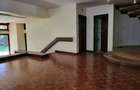 4 Bed Townhouse with En Suite in Rhapta Road - 2