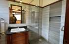 5 Bed Townhouse with En Suite in Lavington - 12