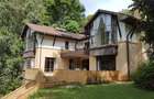 4 Bed House with En Suite in Rosslyn - 1
