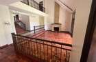 4 Bed Townhouse with En Suite in Rosslyn - 2
