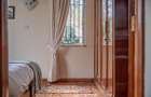 5 Bed House with En Suite in Runda - 17