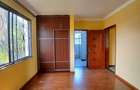 5 Bed Townhouse with En Suite at Lavington - 10