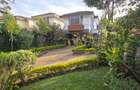 5 Bed Townhouse with En Suite at Brookside Drive - 1