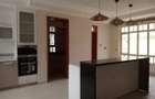 6 Bed House with En Suite at Rossyln - 8