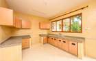 3 Bed Apartment with En Suite at Links Road - 6