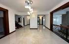 5 Bed House with En Suite in Rosslyn - 8