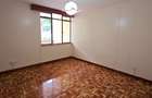 4 Bed Apartment with En Suite at Riverside Drive - 6