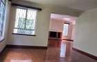 5 Bed House with En Suite at Un Crescent - 18