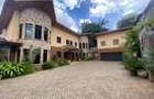 5 Bed Townhouse with En Suite in Kyuna - 1