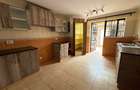 5 Bed Townhouse with En Suite in Lavington - 3